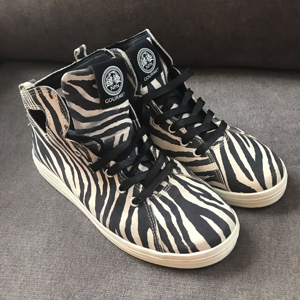 Gourmet Suede Women’s High-top Uno - Size 9